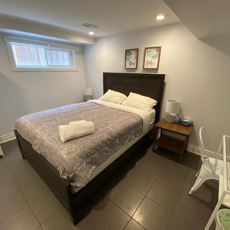 Yonge And Finch Subway !S Spacious And Modern Private Bd With Shared Bathroom Toronto Bagian luar foto
