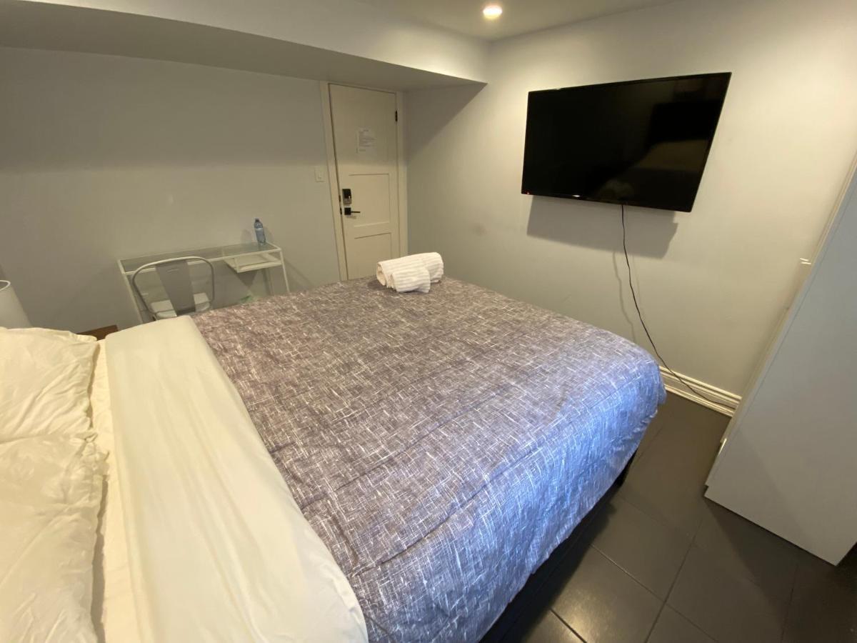 Yonge And Finch Subway !S Spacious And Modern Private Bd With Shared Bathroom Toronto Bagian luar foto