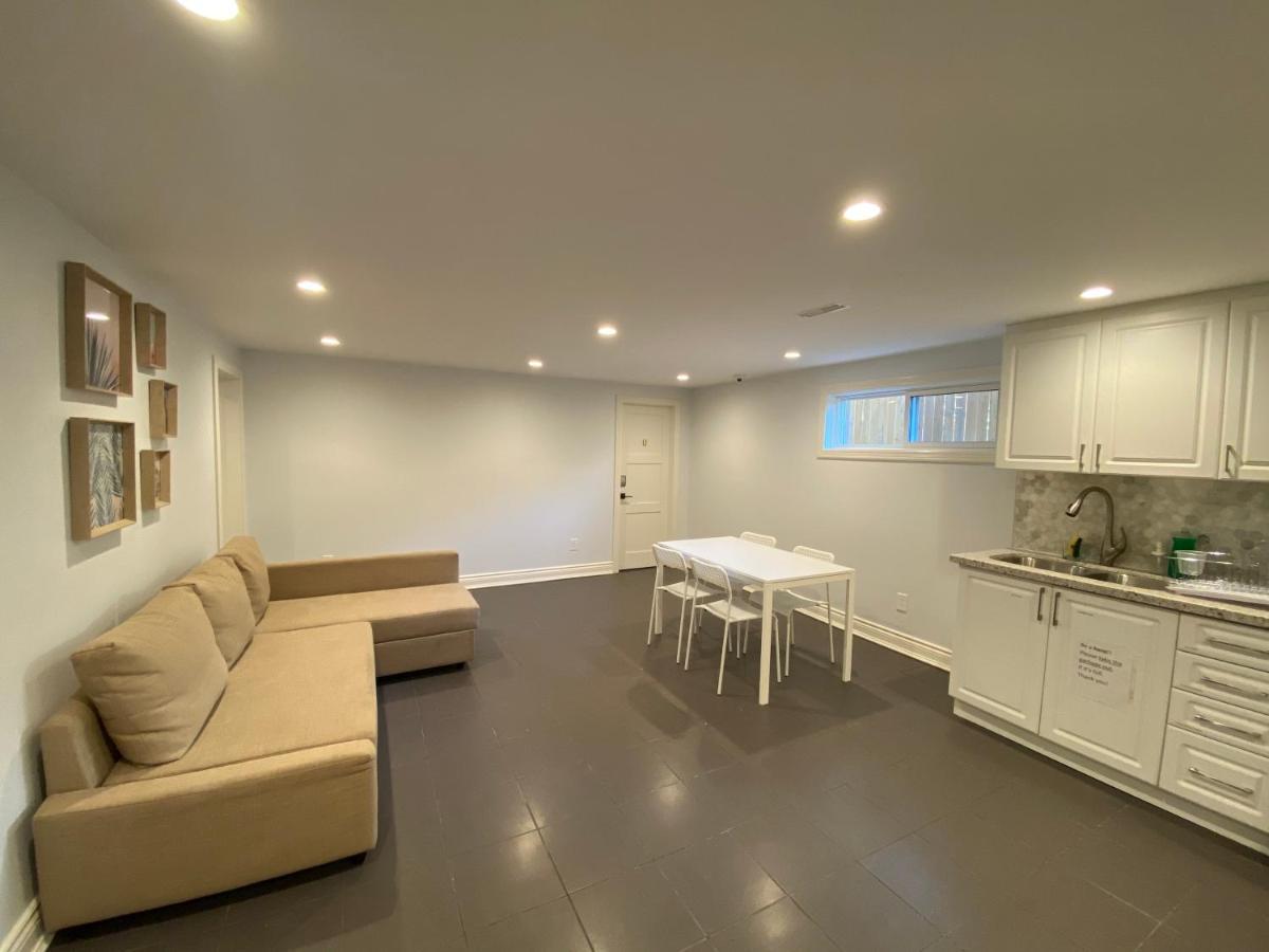 Yonge And Finch Subway !S Spacious And Modern Private Bd With Shared Bathroom Toronto Bagian luar foto